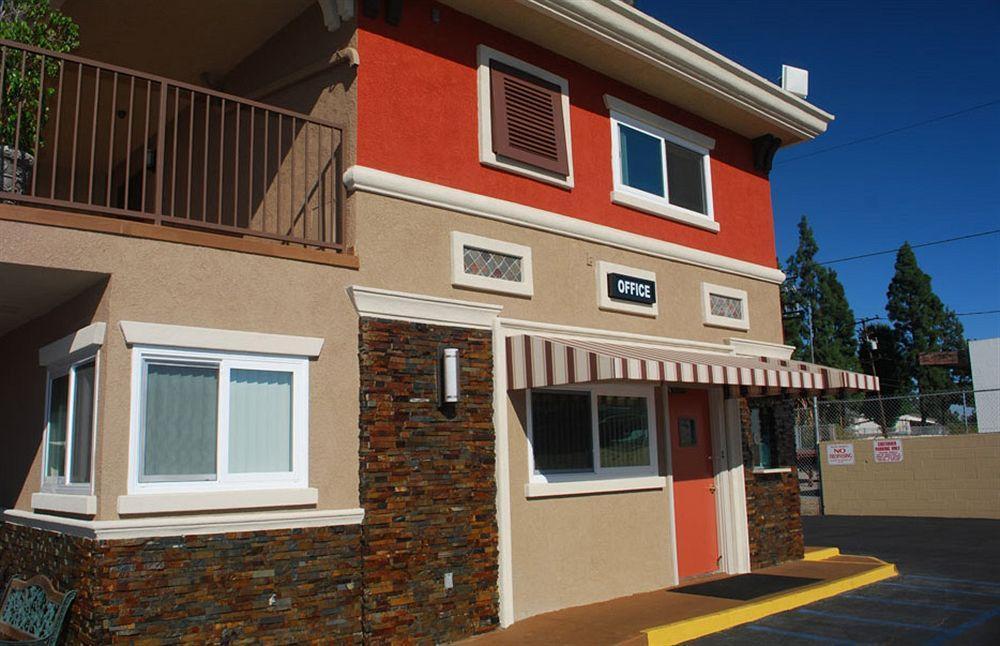 Friendly Hills Inn Whittier Exterior foto