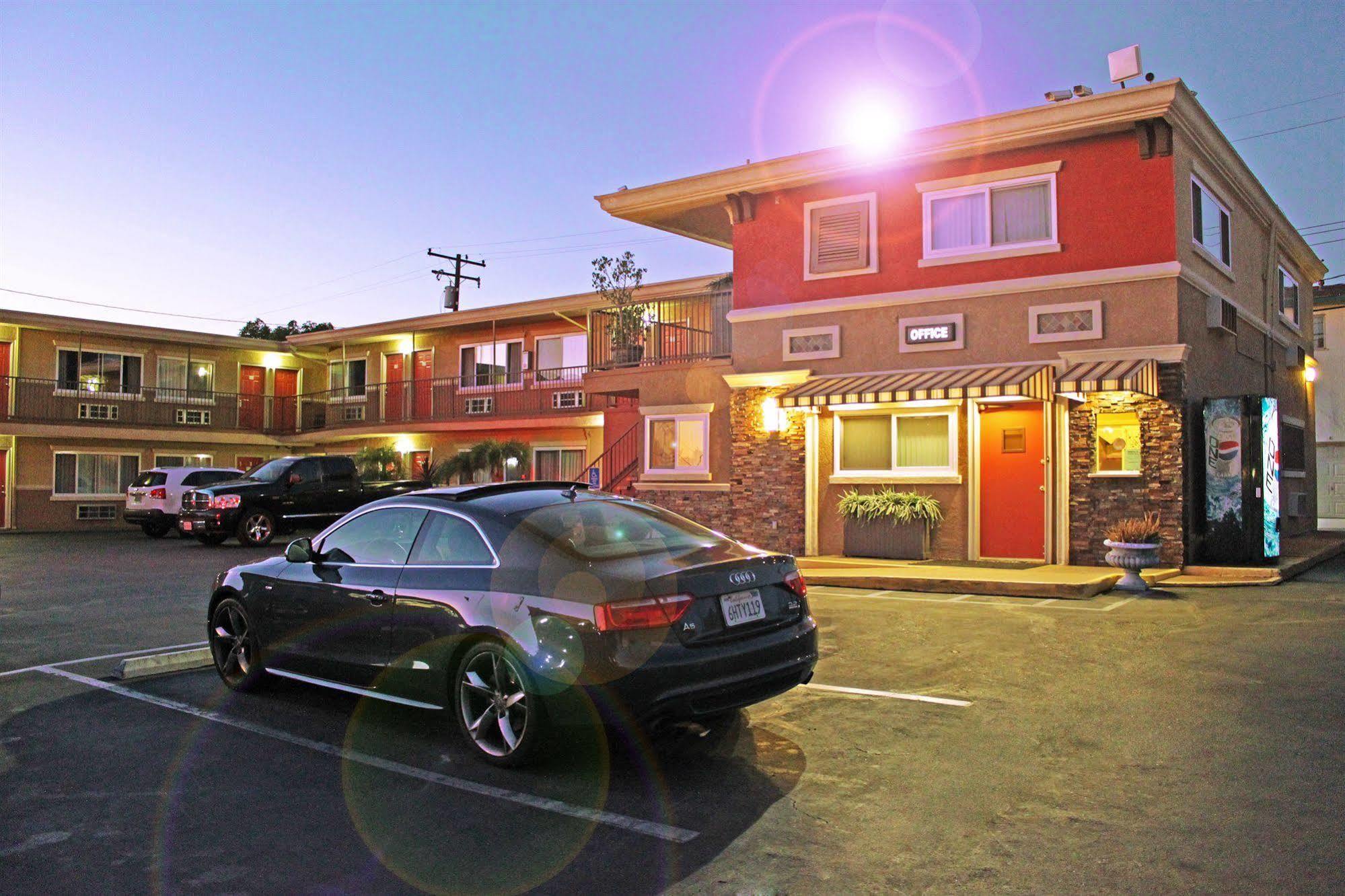 Friendly Hills Inn Whittier Exterior foto