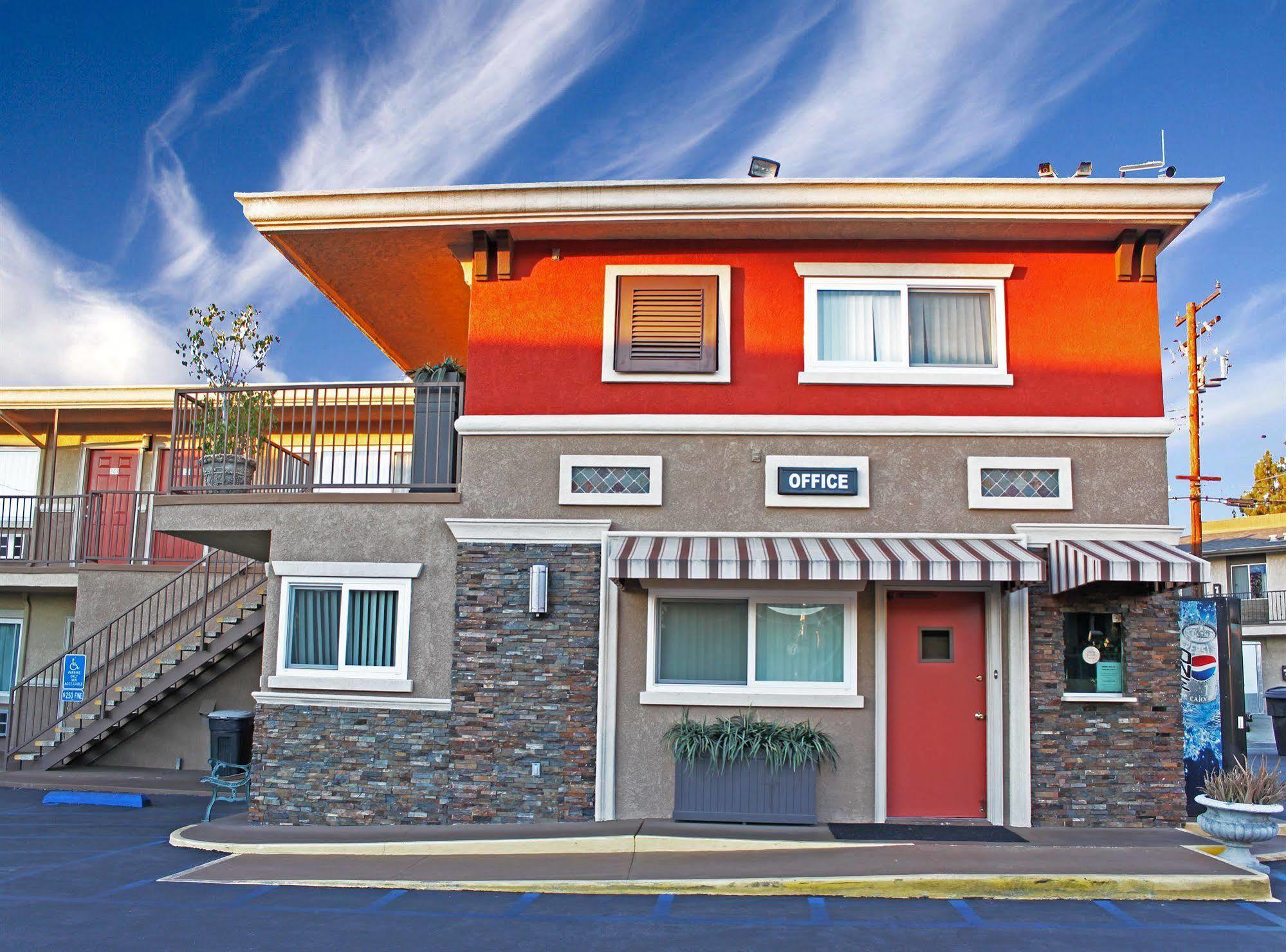 Friendly Hills Inn Whittier Exterior foto